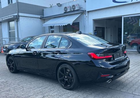 BMW 330, 2020