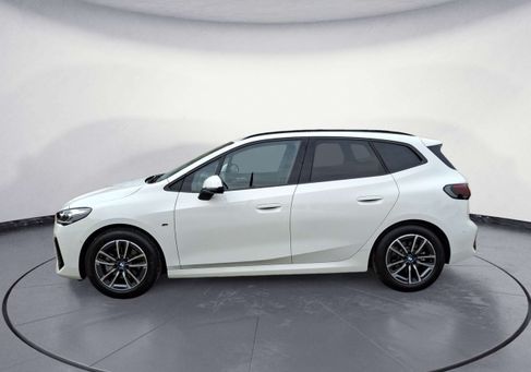 BMW 220, 2025 2