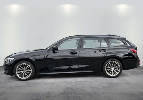 BMW 320, 2022