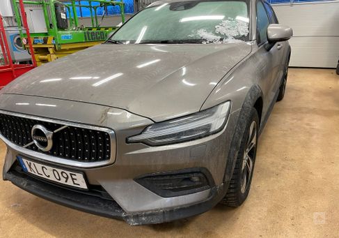 Volvo V60 Cross Country, 2022