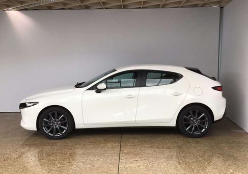 Mazda 3, 2025