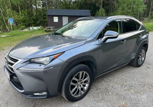 Lexus NX, 2015