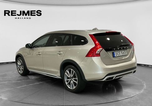 Volvo V60 Cross Country, 2018