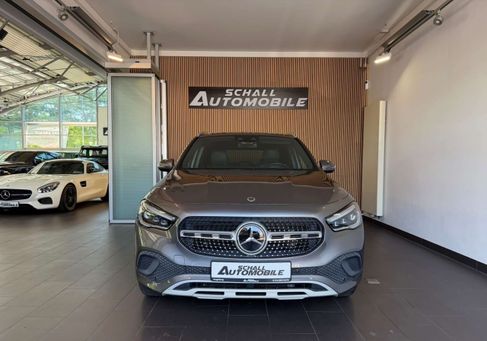 Mercedes-Benz GLA 220, 2021