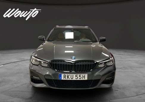BMW 330, 2022