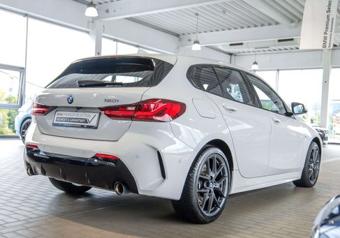 BMW 120, 2023