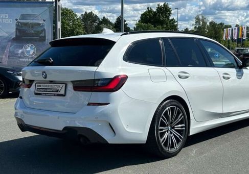 BMW 318, 2022