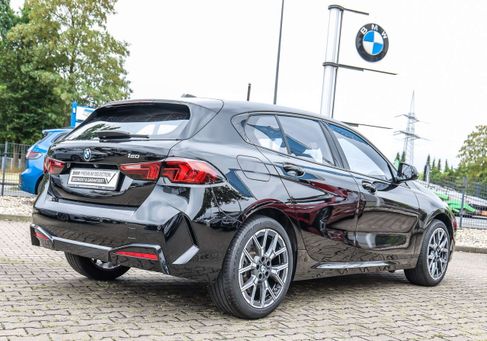 BMW 120, 2025