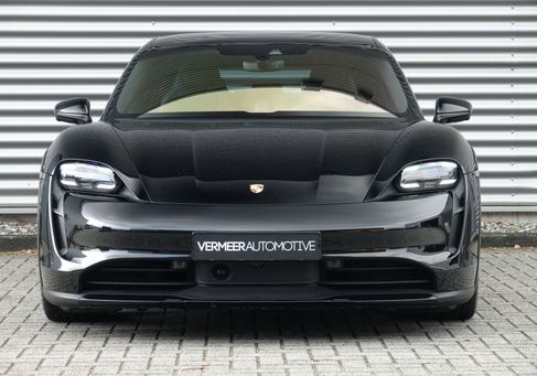 Porsche Taycan, 2022 2