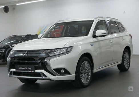 Mitsubishi Outlander, 2020