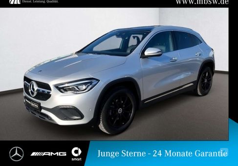 Mercedes-Benz GLA 180, 2020