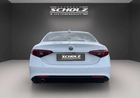 Alfa Romeo Giulia, 2017