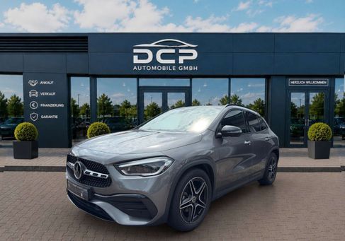 Mercedes-Benz GLA 180, 2022