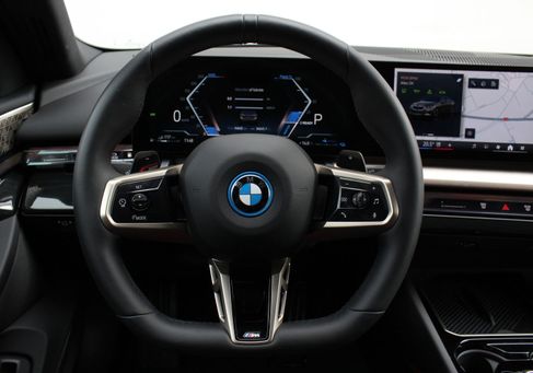 BMW 550, 2025