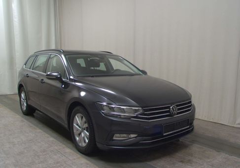 Volkswagen Passat, 2022