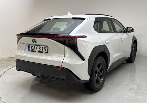 Toyota bZ4X, 2023 3