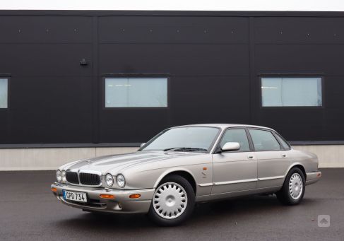 Jaguar XJ, 1998