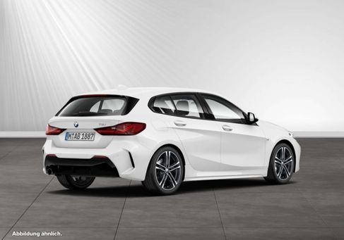 BMW 118, 2022