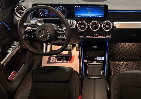 Mercedes-Benz GLB 200, 2025