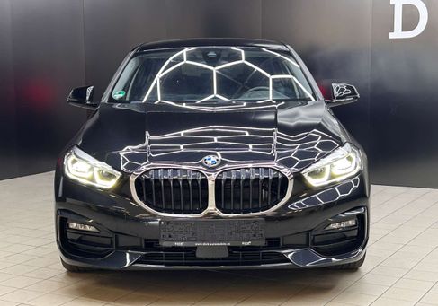 BMW 118, 2021