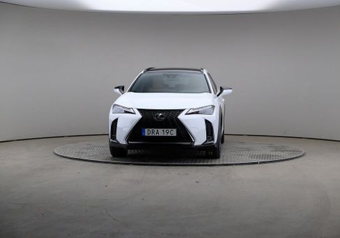 Lexus UX, 2023