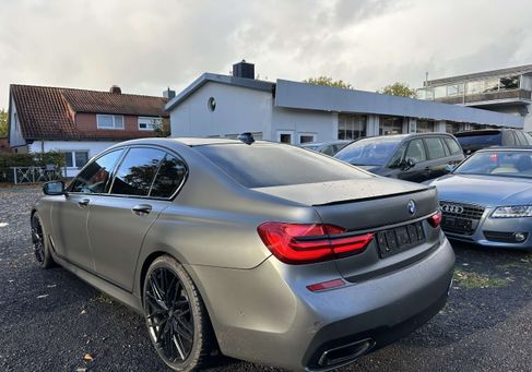 BMW 750, 2018