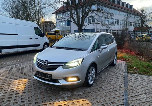 Opel Zafira, 2018