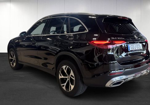 Mercedes-Benz GLC 300, 2023
