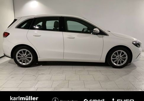 Mercedes-Benz B 200, 2022