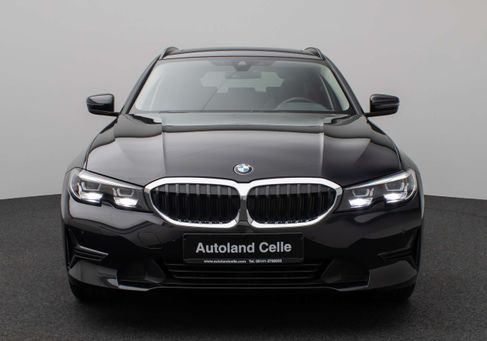 BMW 330, 2020