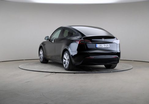 Tesla Model Y, 2023 2