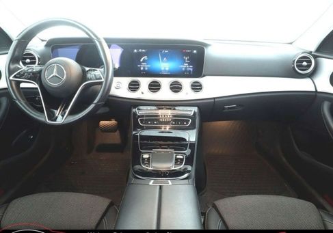 Mercedes-Benz E 220, 2022