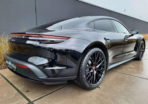 Porsche Taycan, 2023
