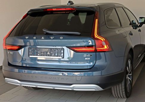 Volvo V90 Cross Country, 2022