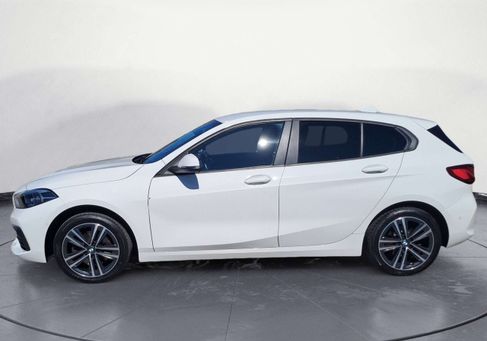 BMW 118, 2022