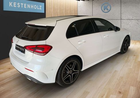 Mercedes-Benz A 200, 2022 3