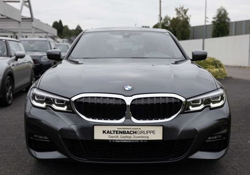 BMW 320, 2022 3