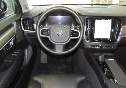 Volvo V90, 2022
