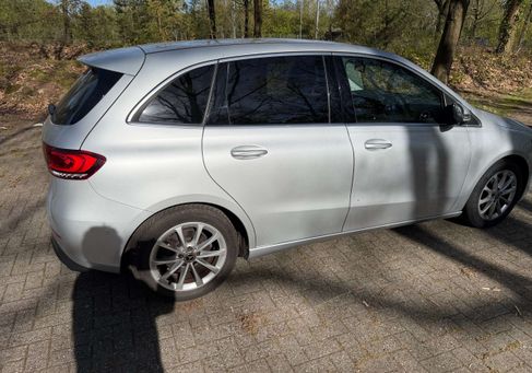 Mercedes-Benz B 200, 2020