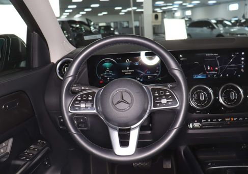 Mercedes-Benz GLA 250, 2021