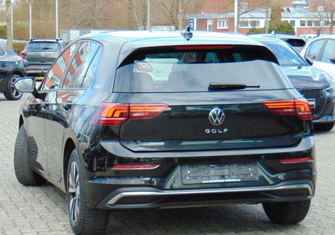 Volkswagen Golf, 2024 3