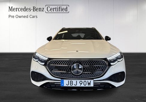 Mercedes-Benz E 300, 2025