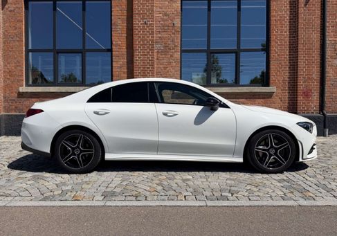 Mercedes-Benz CLA 200, 2022