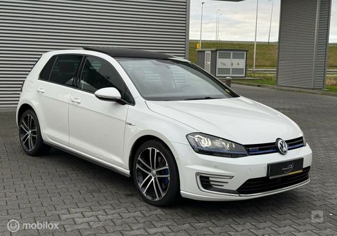 Volkswagen Golf, 2015