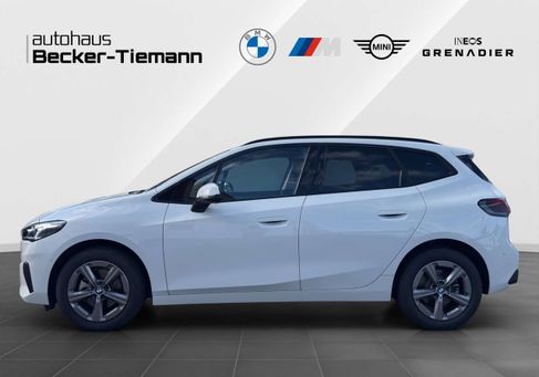 BMW 220, 2025 3