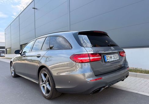 Mercedes-Benz E 300, 2019 3