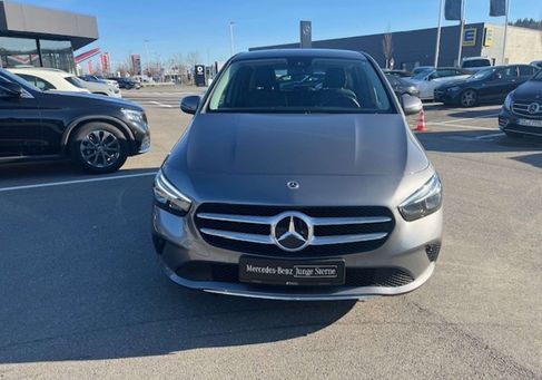 Mercedes-Benz B 200, 2021