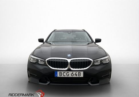BMW 330, 2022