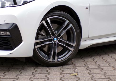 BMW 220, 2023 3