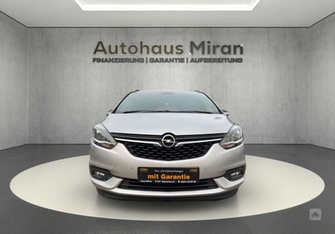 Opel Zafira Tourer, 2017